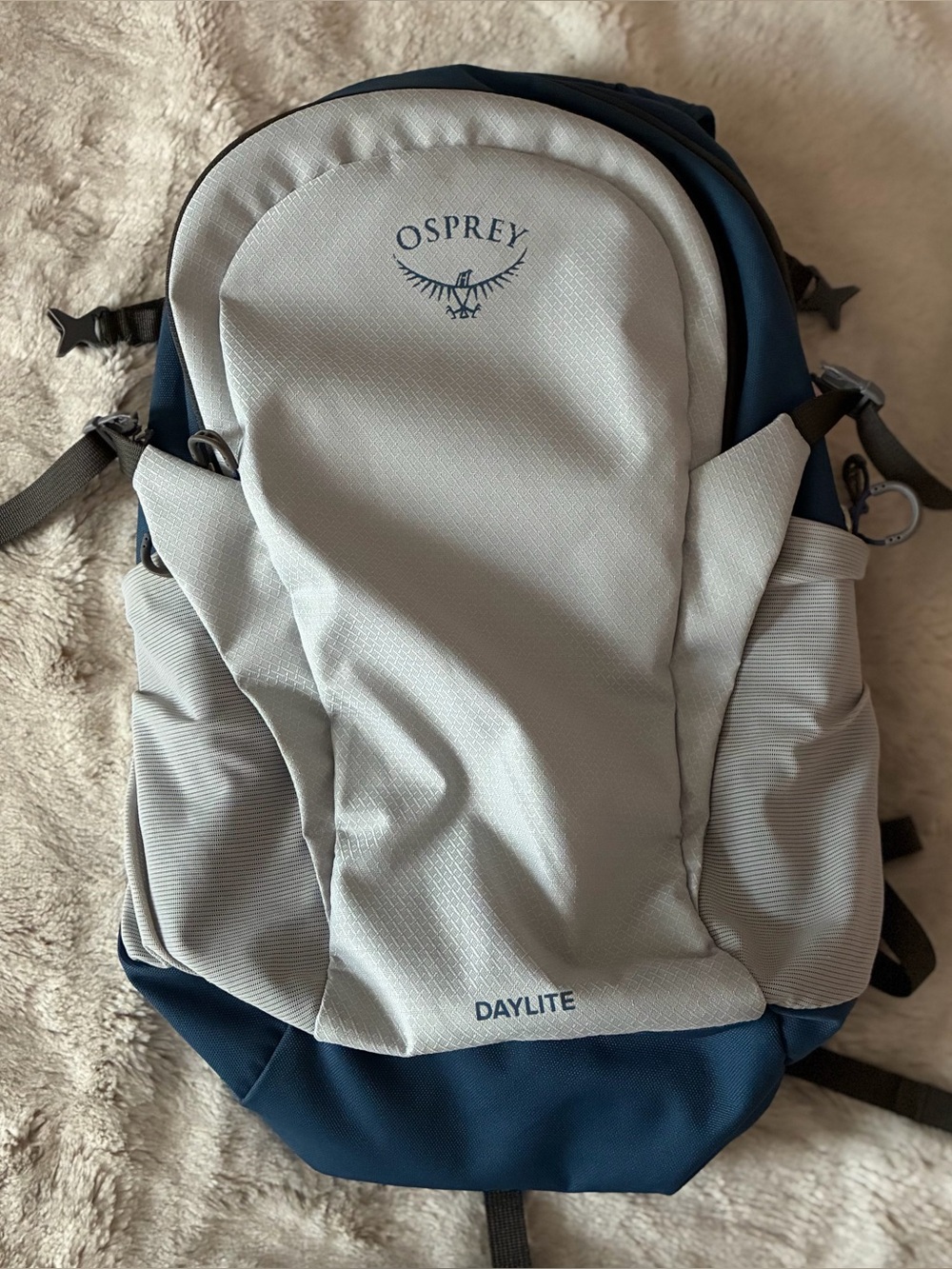 Osprey Daylite lightweight travel/ hiking backpack